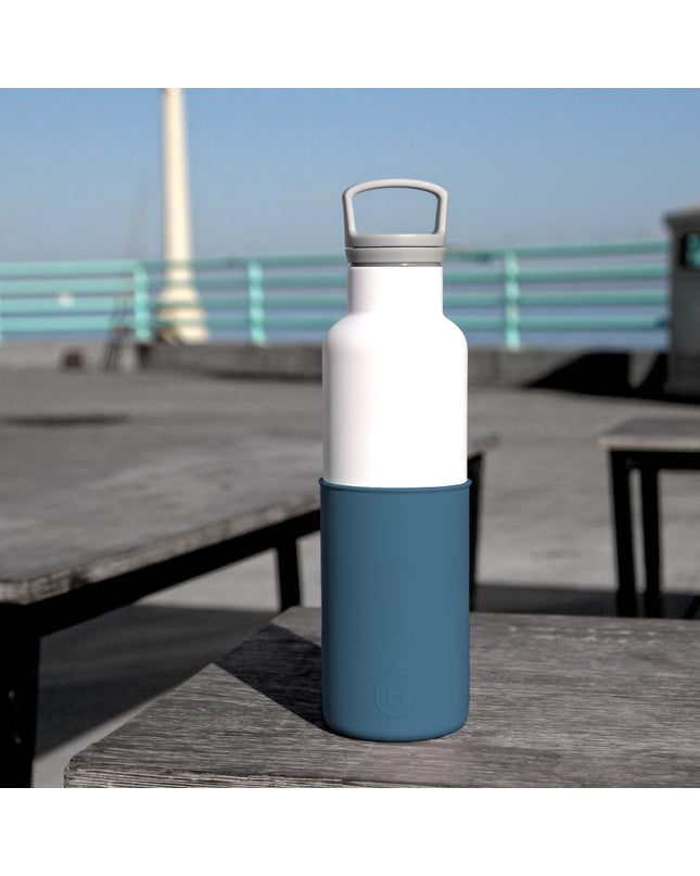 White-Navy Blue 20 Oz