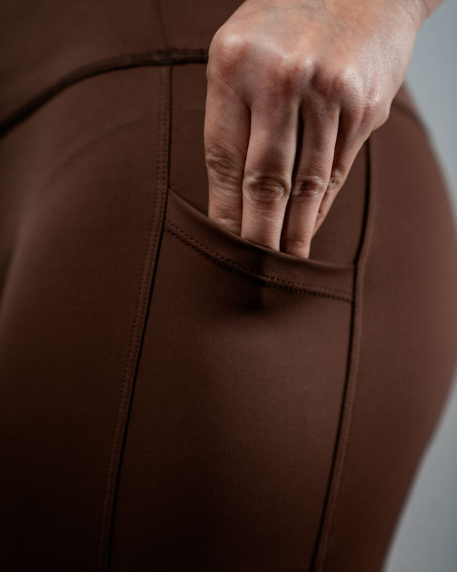 Women's SOHO Fitness Shorts 8" (City Mocha)