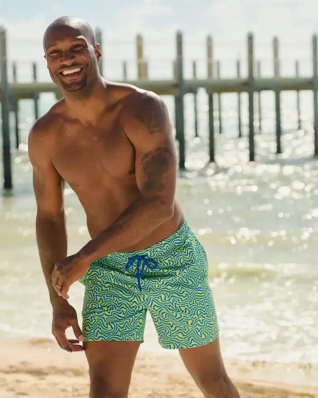 Men’s Premium Compression-Lined Hybrid Shorts – Deco Maze-Key Lime